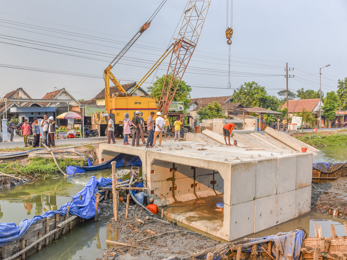 JEMBATAN KLOPOSEPULUH SIDOARJO