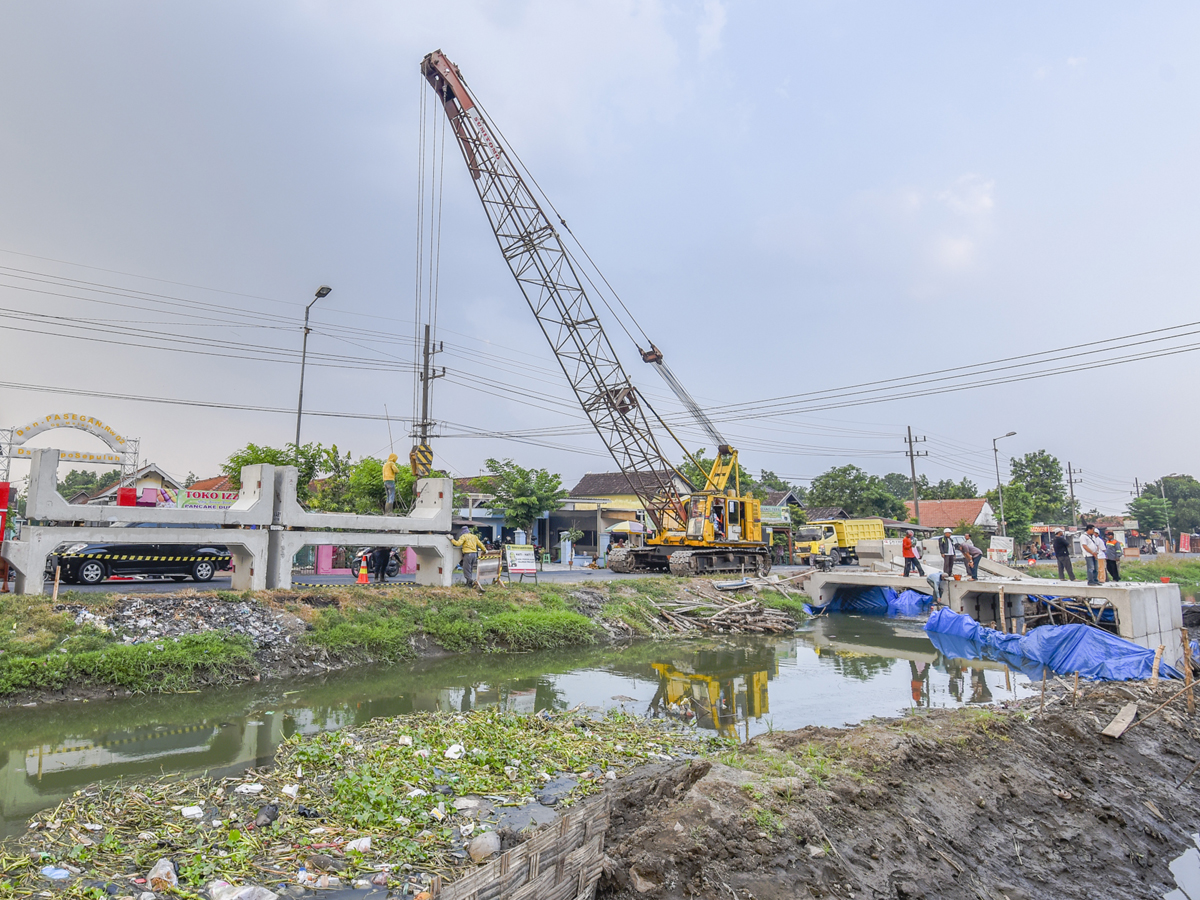 JEMBATAN KLOPOSEPULUH SIDOARJO