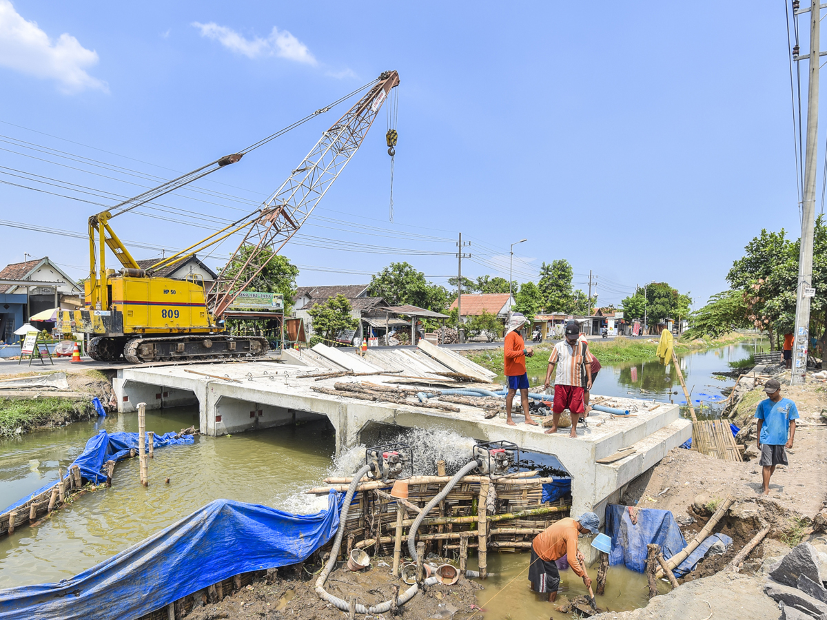 JEMBATAN KLOPOSEPULUH SIDOARJO