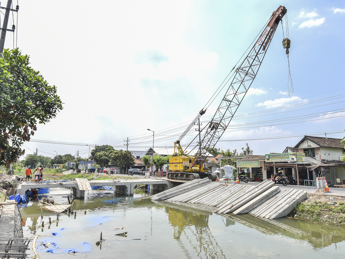 JEMBATAN KLOPOSEPULUH SIDOARJO