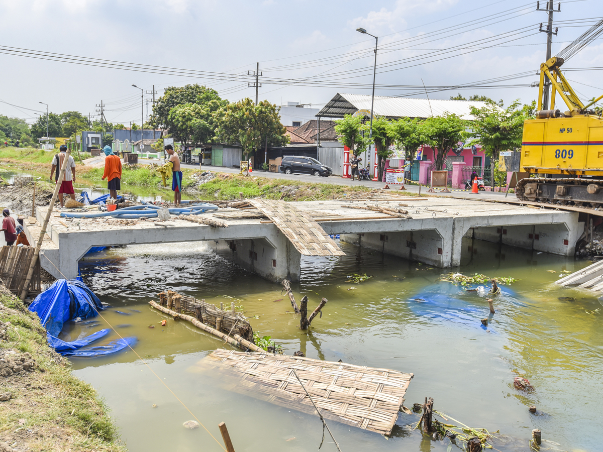 JEMBATAN KLOPOSEPULUH SIDOARJO