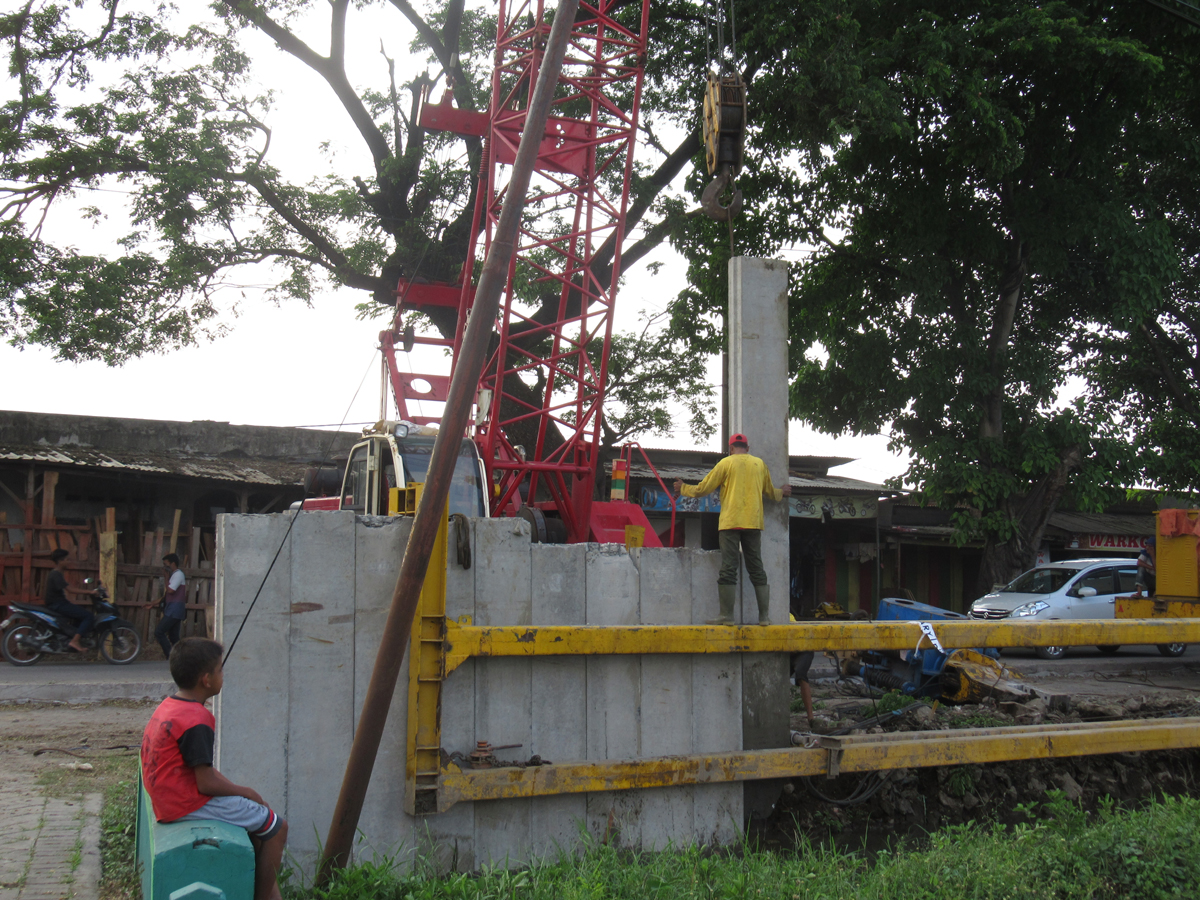 KREMBUNG - PORONG FLAT SHEET PILE