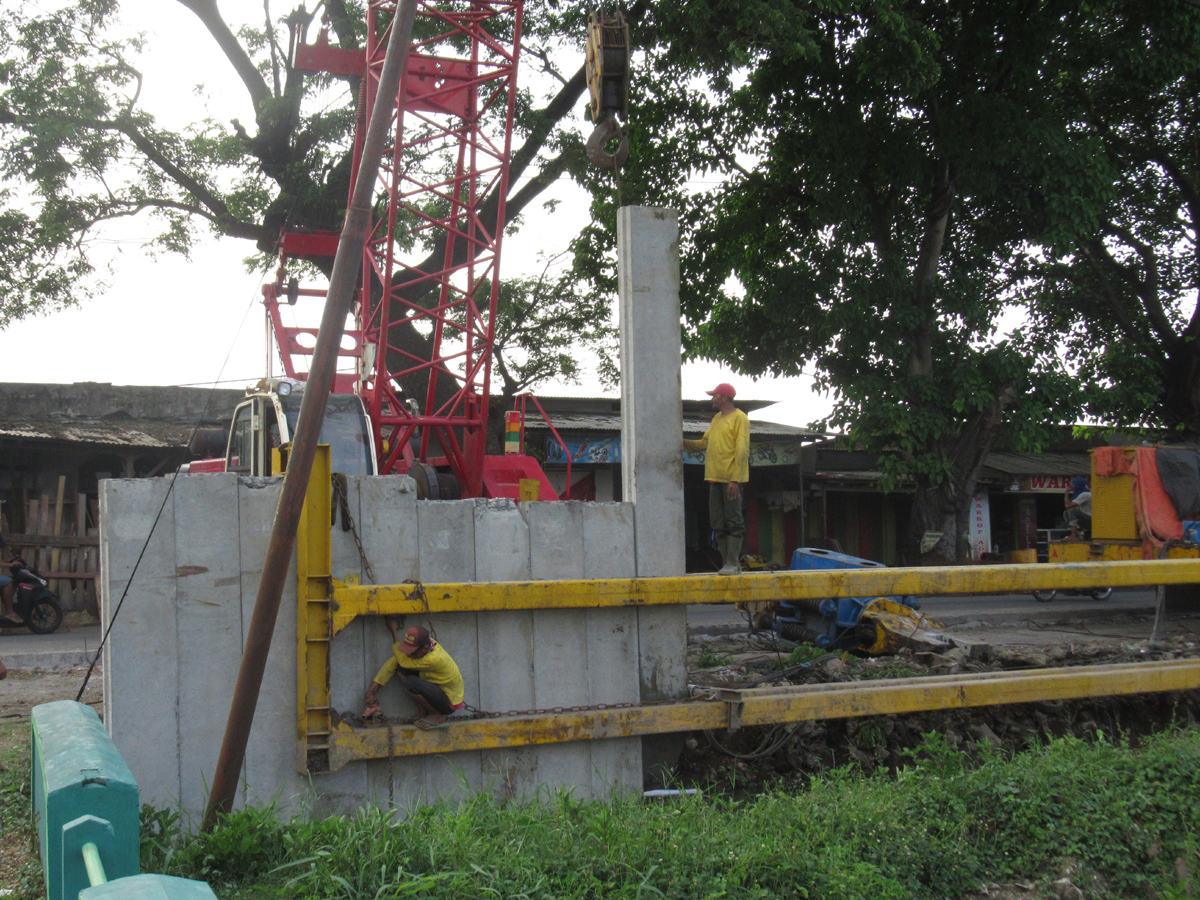 KREMBUNG - PORONG FLAT SHEET PILE
