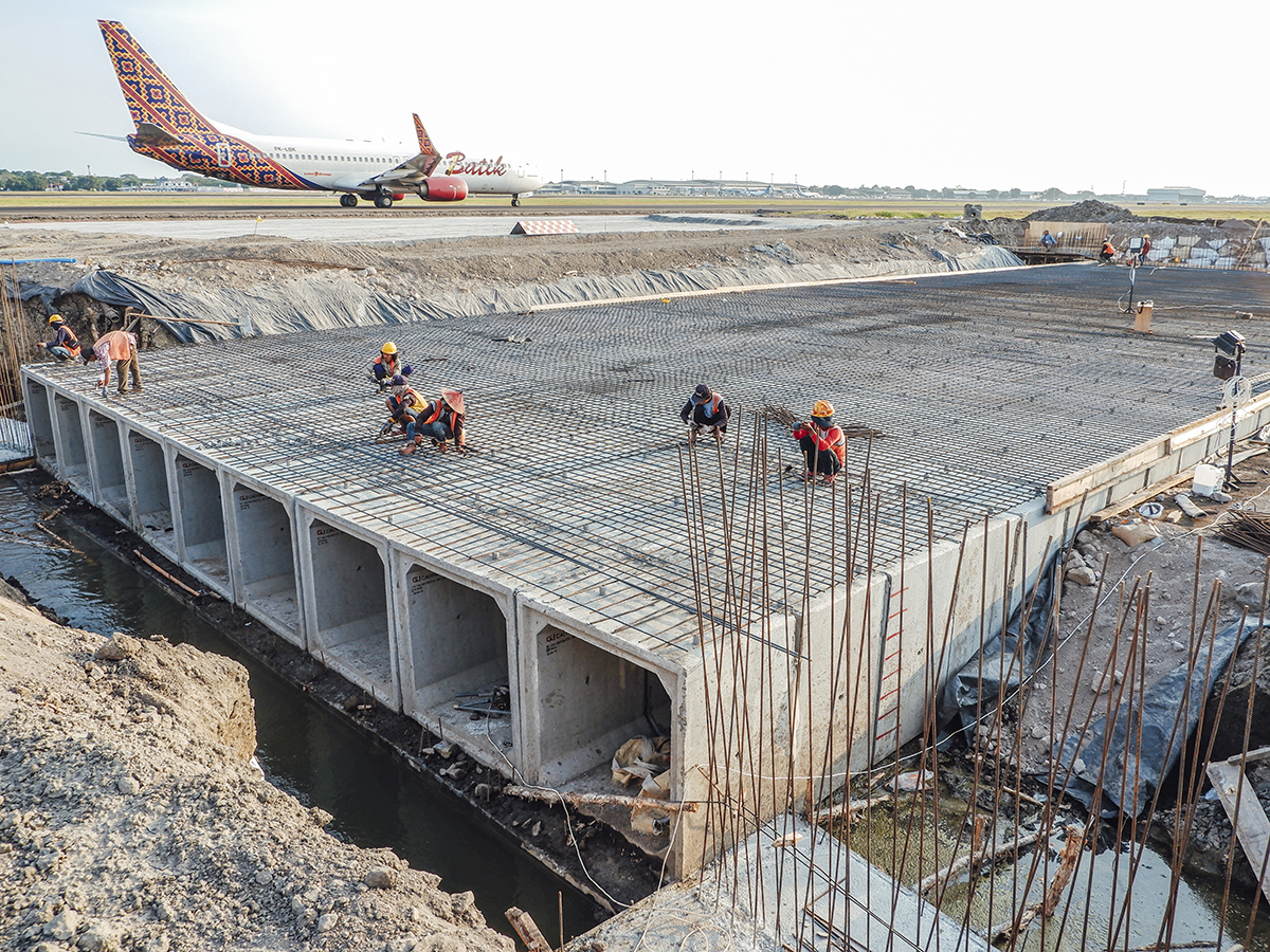 PERLUASAN APRON & TAXIWAY BANDARA JUANDA SURABAYA (II)