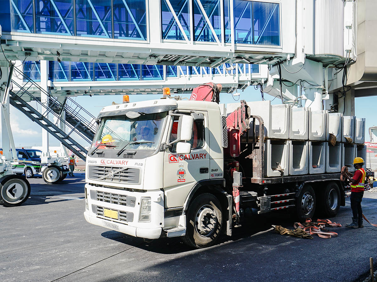  Bandar Udara Internasional Juanda Surabaya terminal 2 (T2)