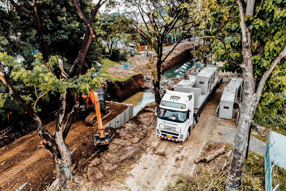 DOUBLE U-BOX MADIUN RAJAWALI