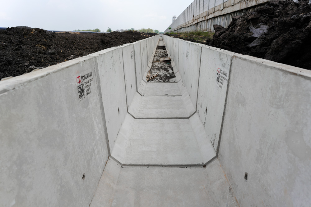 U-DITCH PIER PASURUAN