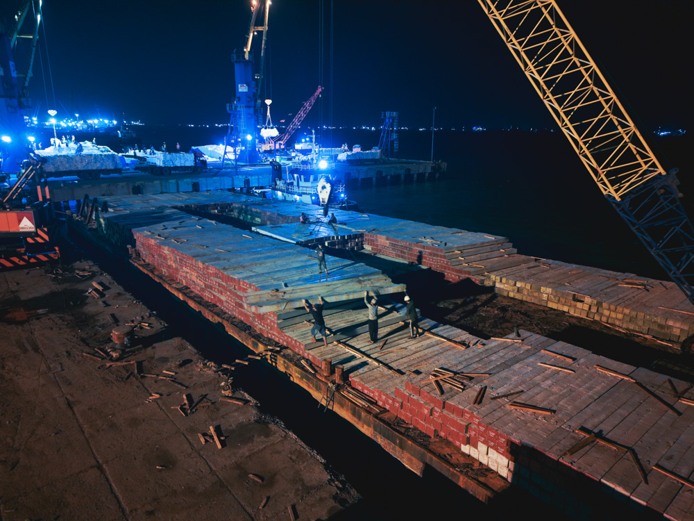 PILE DELIVERY TO BORNEO