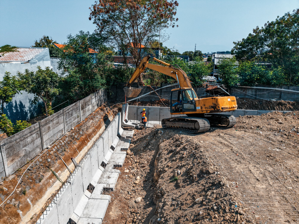 RETAINING WALL DI PERKOTAAN&nbsp; MENGGUNAKAN L-GUTTER&nbsp;
