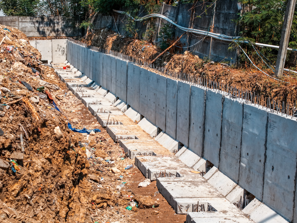 RETAINING WALL DI PERKOTAAN&nbsp; MENGGUNAKAN L-GUTTER&nbsp;