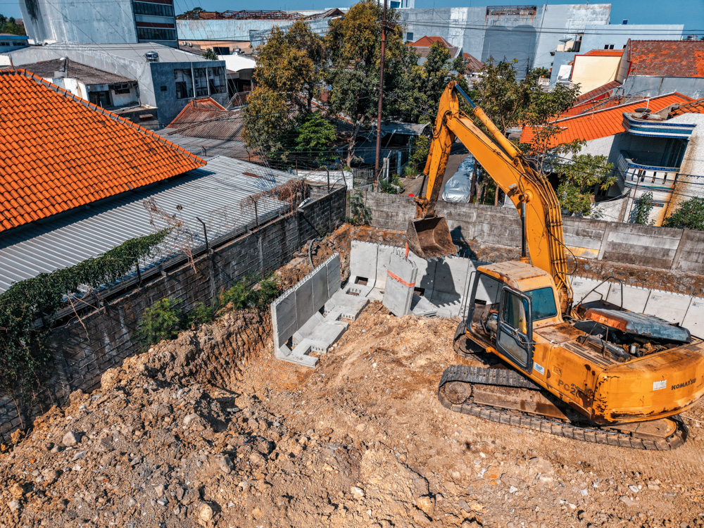RETAINING WALL DI PERKOTAAN&nbsp; MENGGUNAKAN L-GUTTER&nbsp;