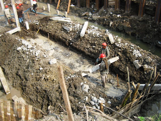 Tiang Pancang Banyu Urip 2